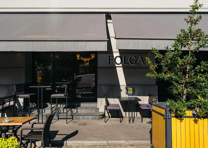 Ξενοδοχείο Estery12 *