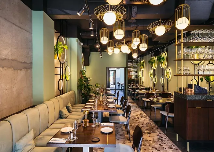 Ξενοδοχείο Estery12 *