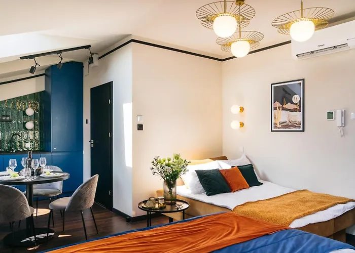 Ξενοδοχείο Estery12 *