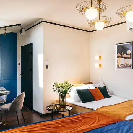Aparthotel Estery12 *